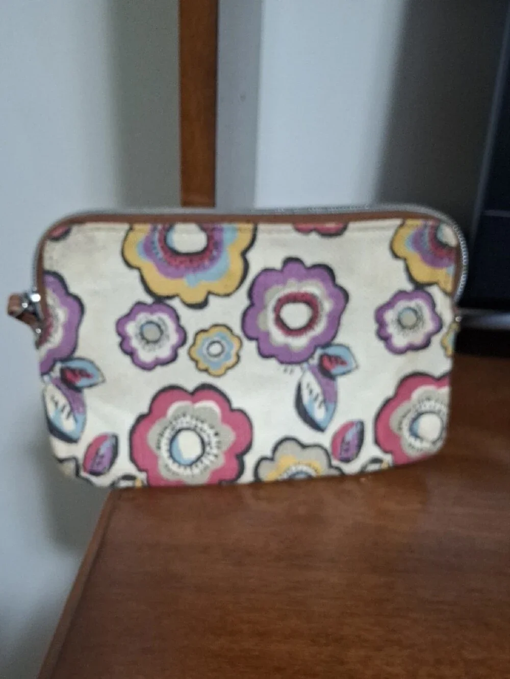 Relic Cream Floral Canvas Wristlet